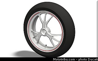 0147_ducati_2013_hypermotard_cao_014.jpg