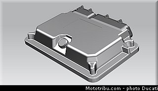 0153_ducati_2013_hypermotard_cao_020.jpg