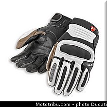 0201_ducati_2013_hypermotard_equipement_005.jpg