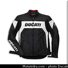 0204_ducati_2013_hypermotard_equipement_008.jpg