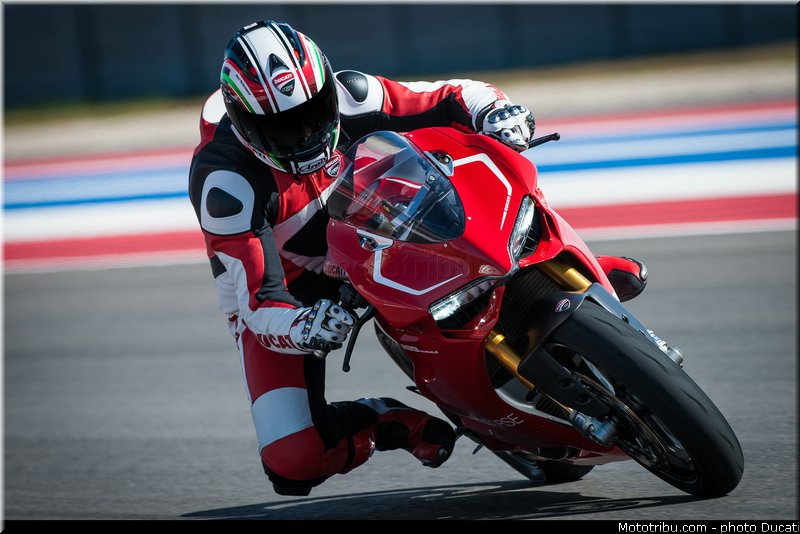 ducati_2013_panigale_1199_r_0005