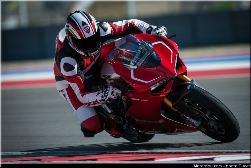 ducati_2013_panigale_1199_r_0006