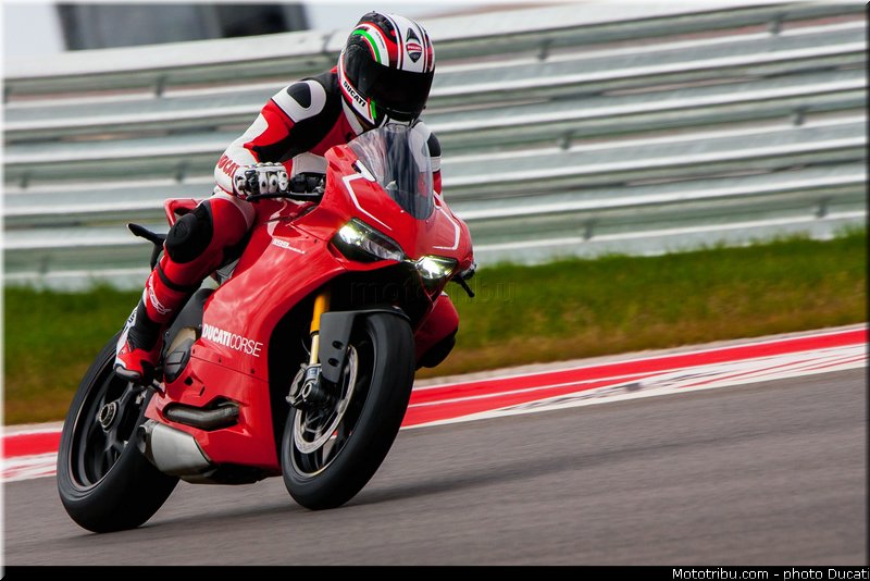 ducati_2013_panigale_1199_r_0007