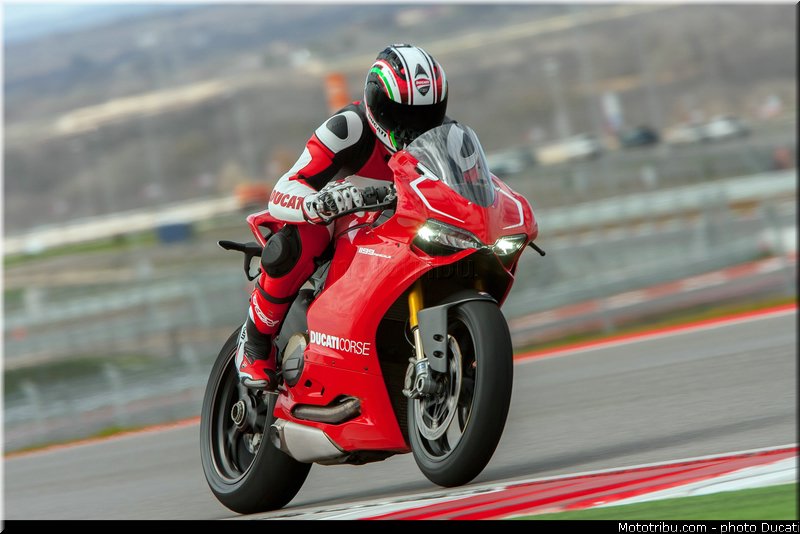 ducati_2013_panigale_1199_r_0008