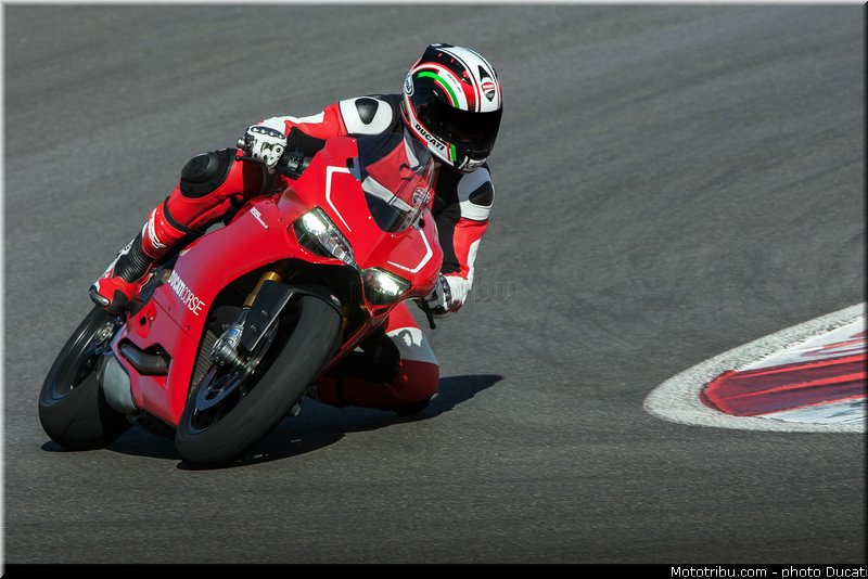 ducati_2013_panigale_1199_r_0009