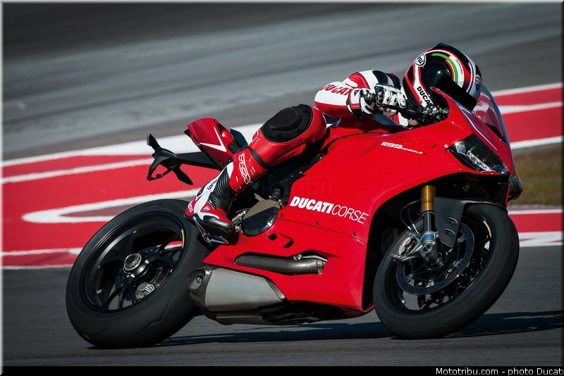 ducati_2013_panigale_1199_r_0010