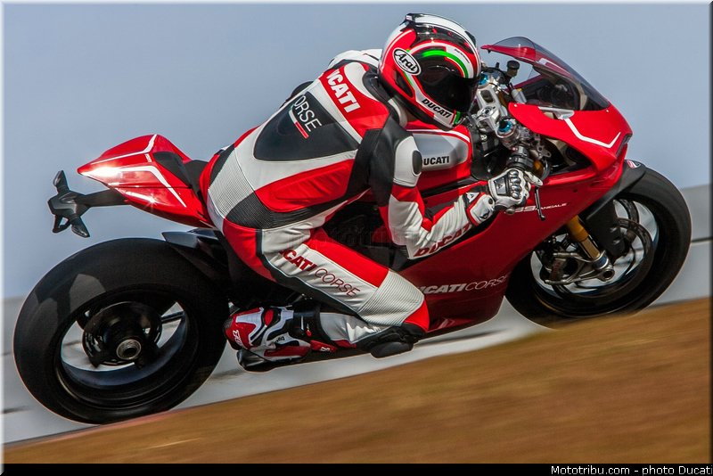 ducati_2013_panigale_1199_r_0014