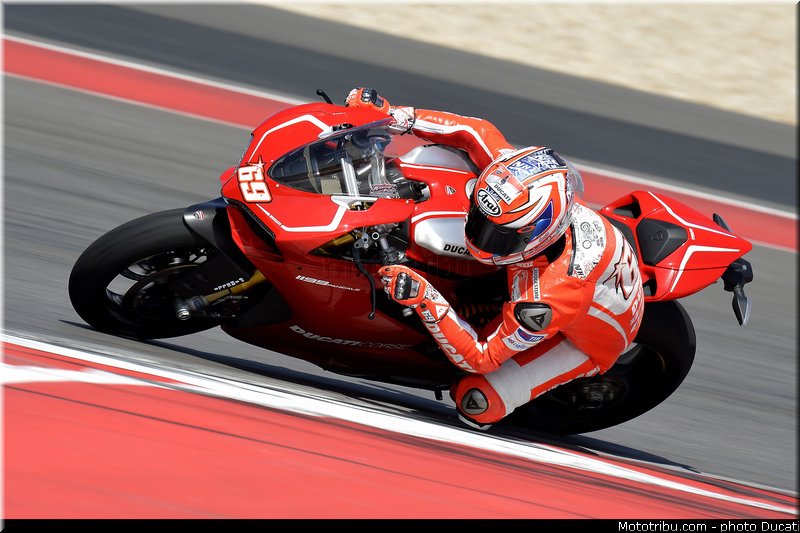 ducati_2013_panigale_1199_r_0019