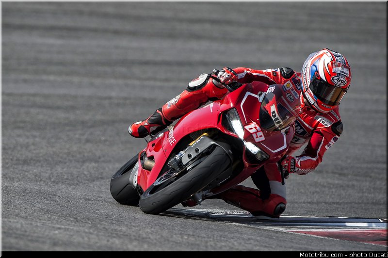 ducati_2013_panigale_1199_r_0022