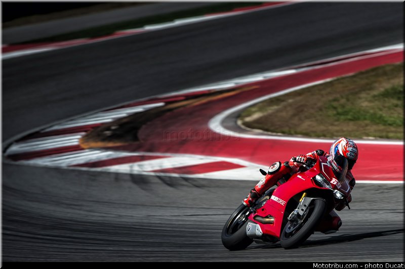 ducati_2013_panigale_1199_r_0024