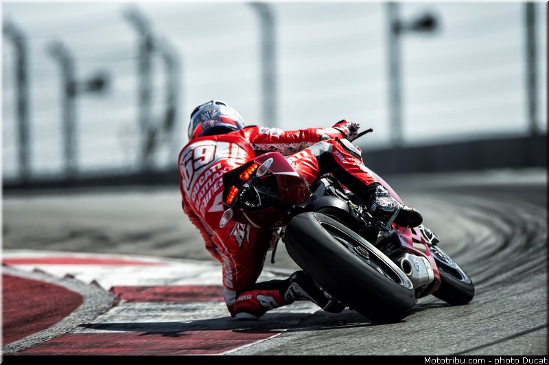 ducati_2013_panigale_1199_r_0025