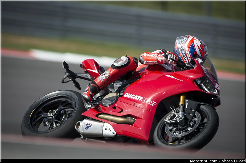 ducati_2013_panigale_1199_r_0031