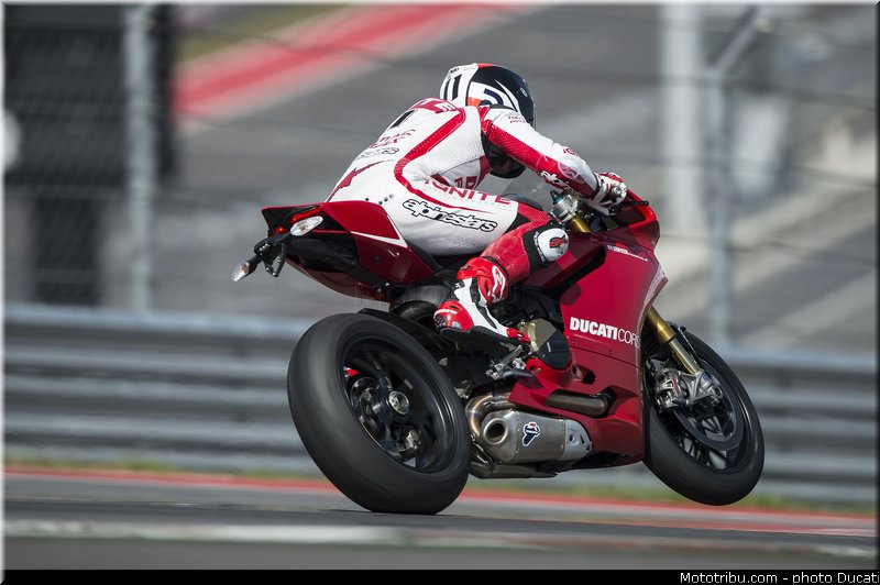 ducati_2013_panigale_1199_r_0033