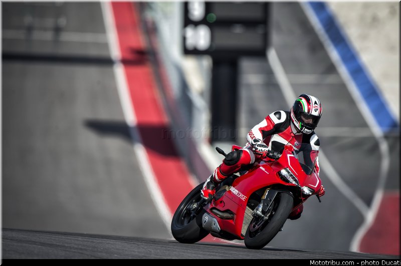 ducati_2013_panigale_1199_r_0036