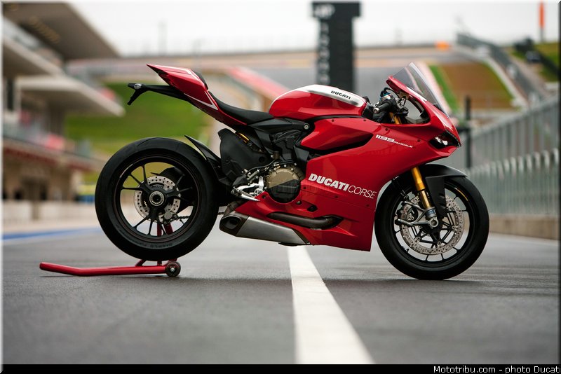 ducati_2013_panigale_1199_r_0045
