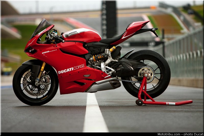 ducati_2013_panigale_1199_r_0046