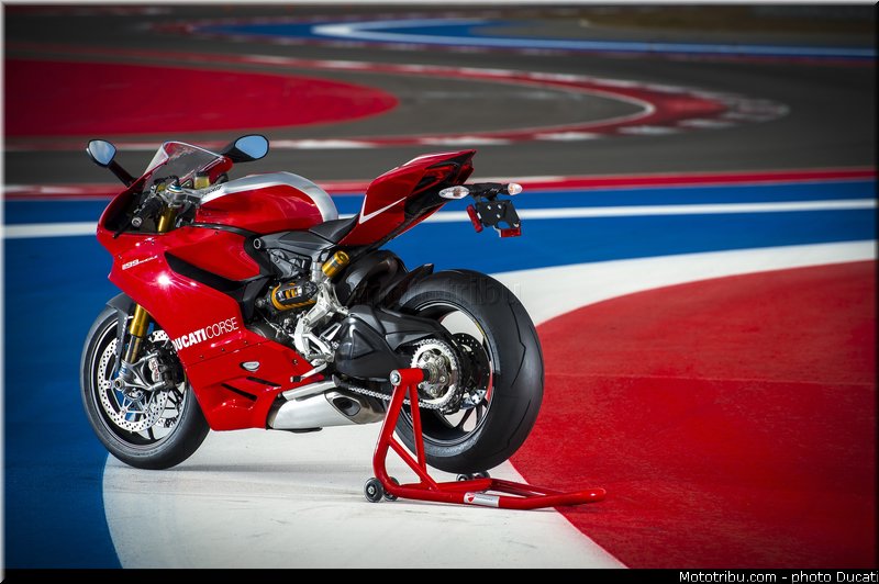 ducati_2013_panigale_1199_r_0051