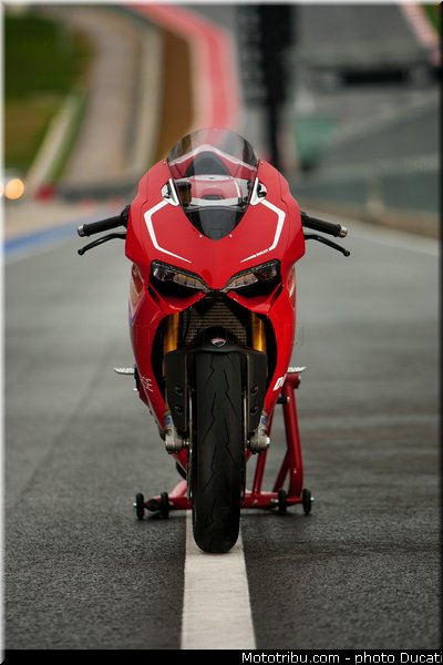ducati_2013_panigale_1199_r_0055