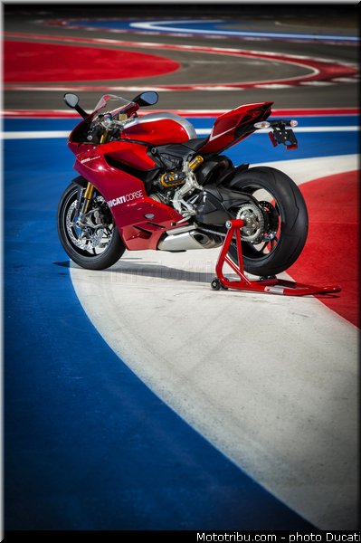 ducati_2013_panigale_1199_r_0057