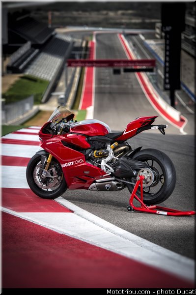 ducati_2013_panigale_1199_r_0059
