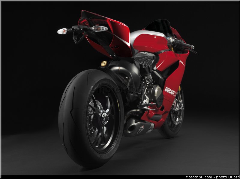 ducati_2013_panigale_1199_r_0062