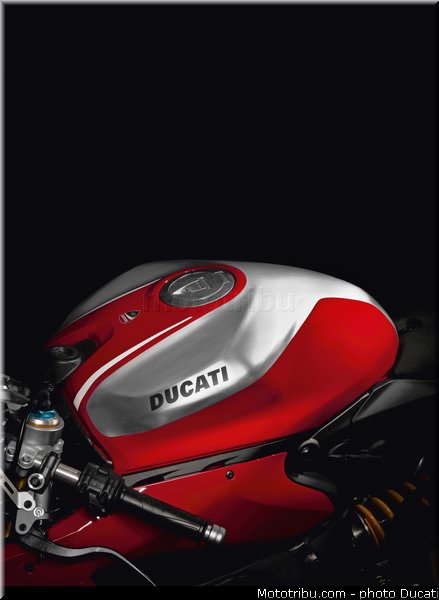 ducati_2013_panigale_1199_r_0085