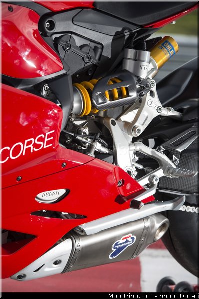 ducati_2013_panigale_1199_r_0088