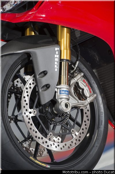 ducati_2013_panigale_1199_r_0089