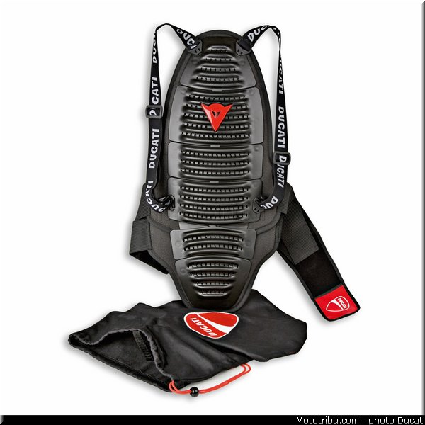 ducati_2013_panigale_1199_r_0127