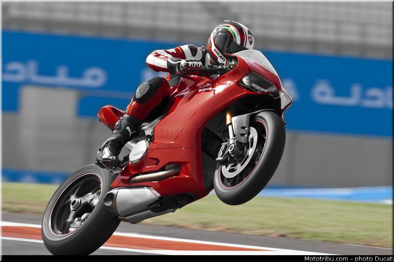 ducati_2013_panigale_1199_s_001