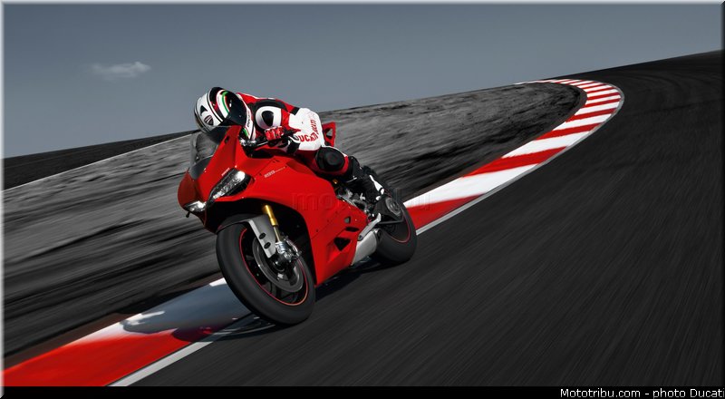 ducati_2013_panigale_1199_s_003