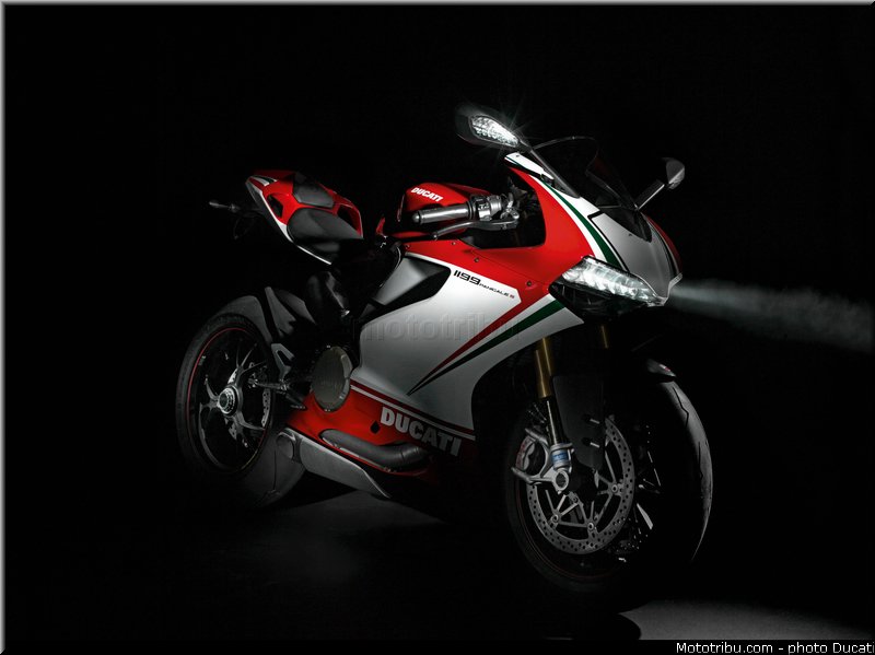 ducati_2013_panigale_1199_s_007