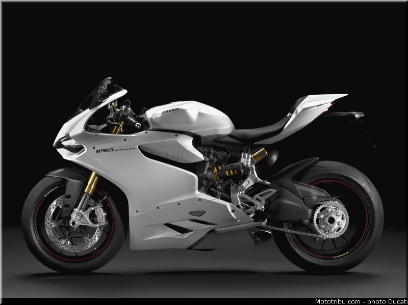ducati_2013_panigale_1199_s_019