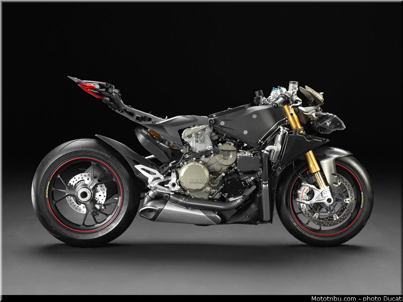 ducati_2013_panigale_1199_s_022