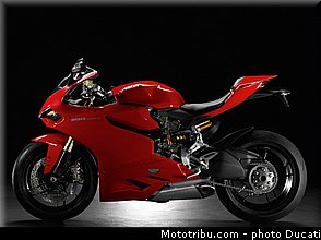 ducati_2013_panigale_1199_001.jpg