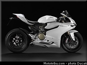 ducati_2013_panigale_1199_006.jpg