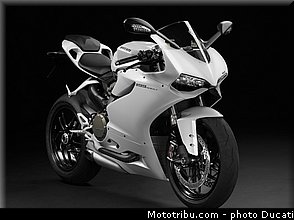 ducati_2013_panigale_1199_008.jpg
