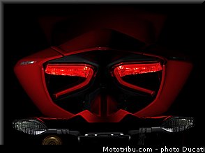 ducati_2013_panigale_1199_011.jpg
