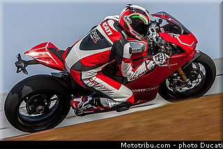 ducati_2013_panigale_1199_r_0014.jpg
