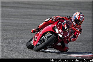 ducati_2013_panigale_1199_r_0022.jpg