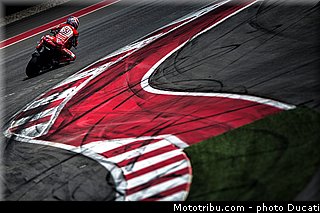 ducati_2013_panigale_1199_r_0023.jpg