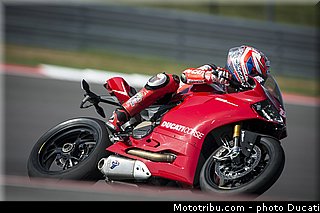 ducati_2013_panigale_1199_r_0031.jpg