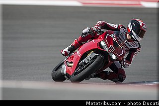 ducati_2013_panigale_1199_r_0032.jpg