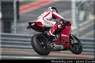 ducati_2013_panigale_1199_r_0033.jpg