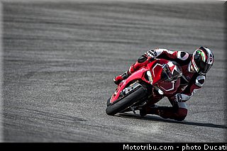 ducati_2013_panigale_1199_r_0037.jpg