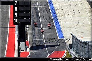 ducati_2013_panigale_1199_r_0038.jpg