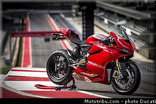 ducati_2013_panigale_1199_r_0043.jpg