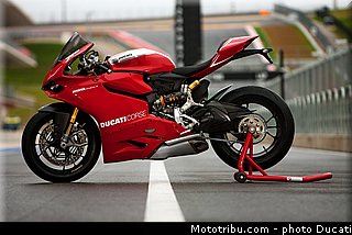 ducati_2013_panigale_1199_r_0046.jpg