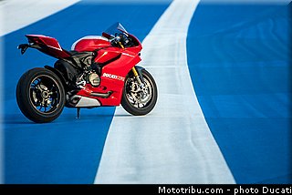 ducati_2013_panigale_1199_r_0050.jpg