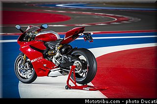 ducati_2013_panigale_1199_r_0051.jpg